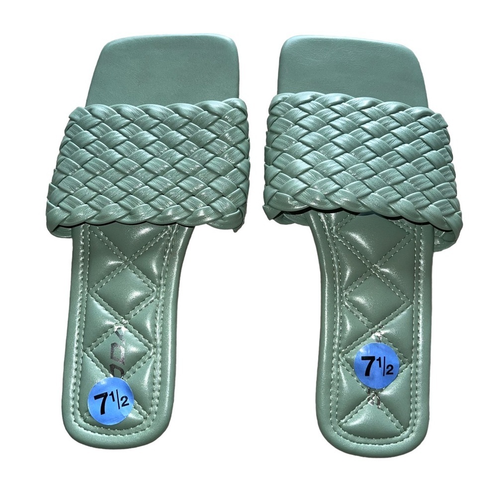 SODA NWOT Sage Green Basket Weave Slide Sandals 7.5
